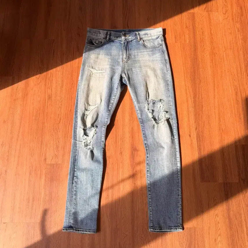 [BUNJANG] Saint Laurent 17SS Distressed Denim Pants / 생로랑 17SS 데미지 데님 팬츠