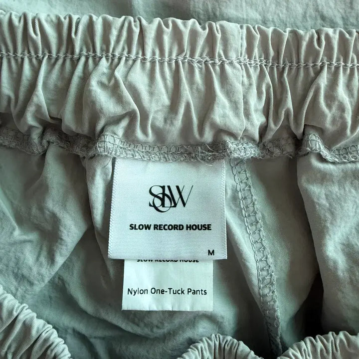 [BUNJANG] SLOW RECORD HOUSE Nylon One-Tuck Pants / (P36) SLOW RECORD HOUSE 나일론 원턱 팬츠