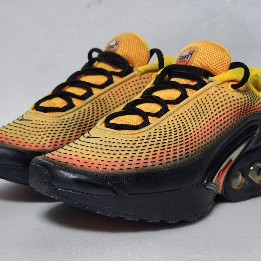 [BUNJANG] Nike Air Max DN Yellow/Black Sneakers (240mm) / 나이키 에어맥스 DN 옐로우/블랙 240mm