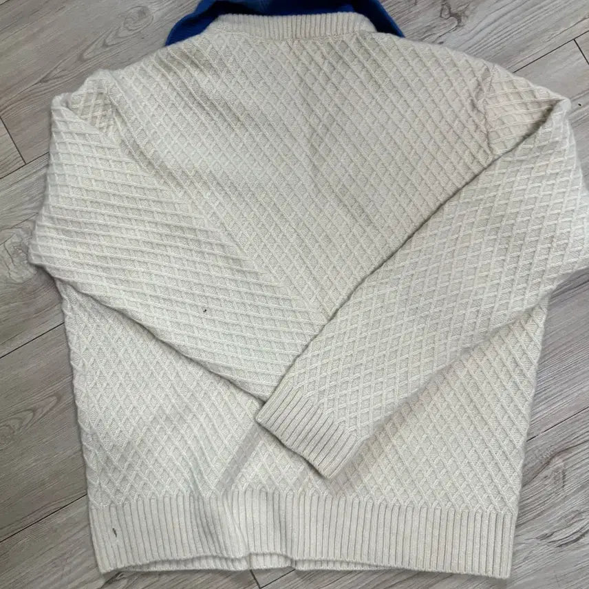 [BUNJANG] M)STU Collared Knit / M)STU 카라 니트 판매합니다