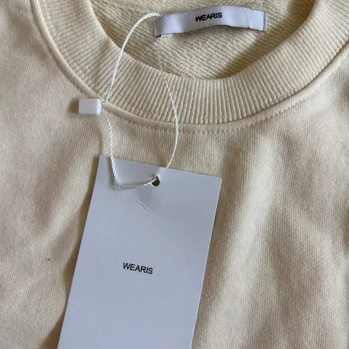 [BUNJANG] Wearis Ivory Oversized Sweatshirt (New) / 가격내림) Wearis 웨어리즈 아이보리 오버핏 맨투맨 새상품