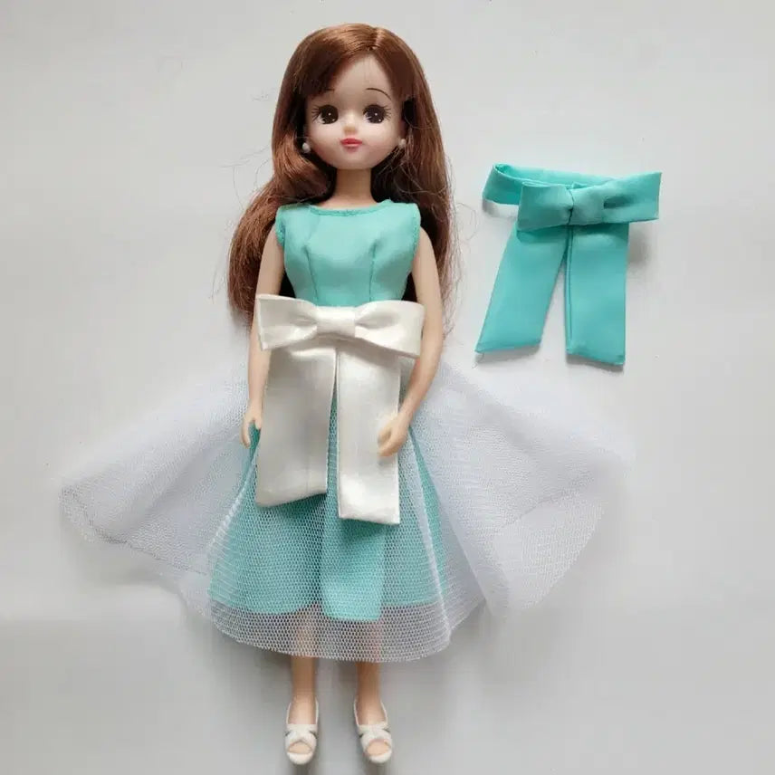 [BUNJANG] Takara Tomy Licca VERY Collaboration Mint Dress Doll / 타카라토미 리카짱 VERY 콜라보 베리 콜라보 민트 드레스 코디 리카인형