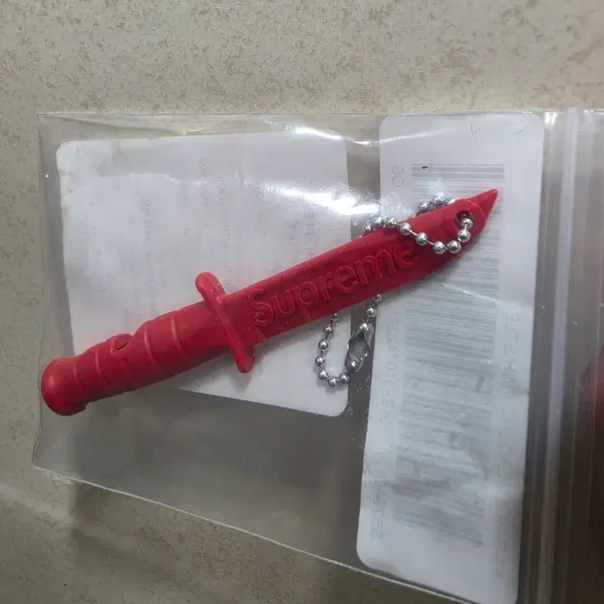 [BUNJANG] Supreme Car Emergency Whistle Keychain / 슈프림 카바 이멀전시 휘슬 키체인