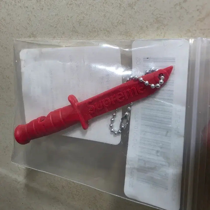 [BUNJANG] Supreme Car Emergency Whistle Keychain / 슈프림 카바 이멀전시 휘슬 키체인