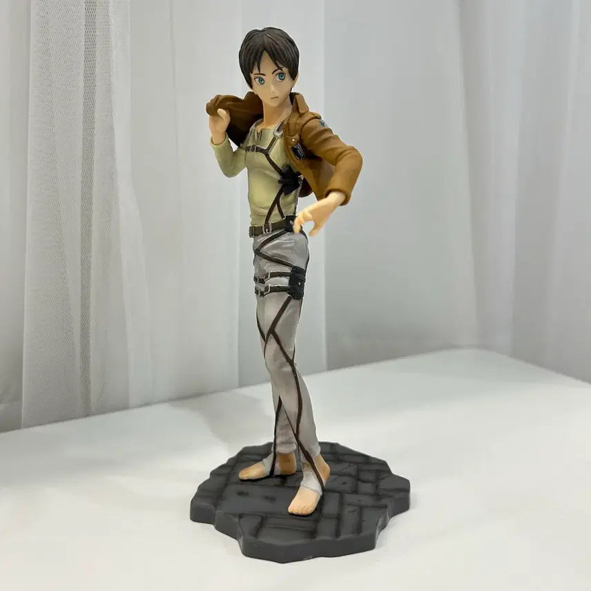 [BUNJANG] Attack on Titan Eren Figure / 진격의 거인 진격거 에렌 피규어