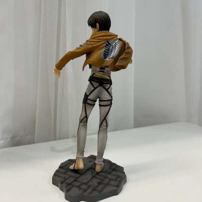 [BUNJANG] Attack on Titan Eren Figure / 진격의 거인 진격거 에렌 피규어