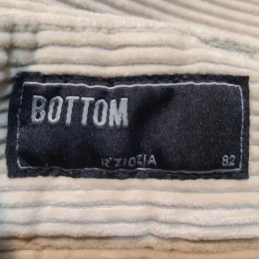 [BUNJANG] Ziozia Beige Corduroy Cotton Pants (Size 82) / 지오지아 베이지 코듀로이 면바지 82사이즈 판매해요.