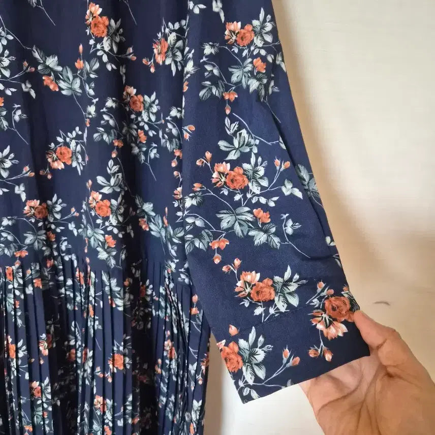 [BUNJANG] Flower Pattern Long Dress with Pleated Skirt / 플라워 패턴 롱 원피스 플리츠 스커트