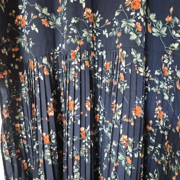 [BUNJANG] Flower Pattern Long Dress with Pleated Skirt / 플라워 패턴 롱 원피스 플리츠 스커트
