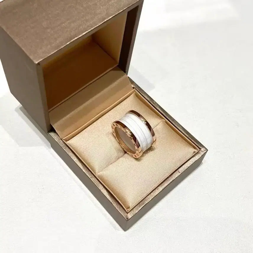 [BUNJANG] Bulgari B.zero1 Ring White Ceramic Rose Gold / 불가리 비제로원 링 화이트 세라믹 로즈골드