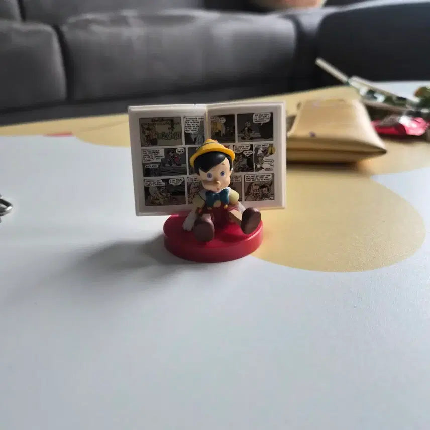 [BUNJANG] Disney Pinocchio Vintage Figure &amp; Comic Book Set / 디즈니 피노키오 빈티지 피규어 만화책 세트