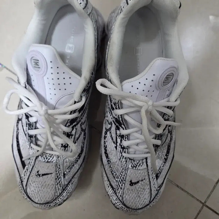[BUNJANG] Nike Shox Ride 2 Metallic Platinum Sneakers / 나이키 샥스 라이드2 메탈릭 플레티넘