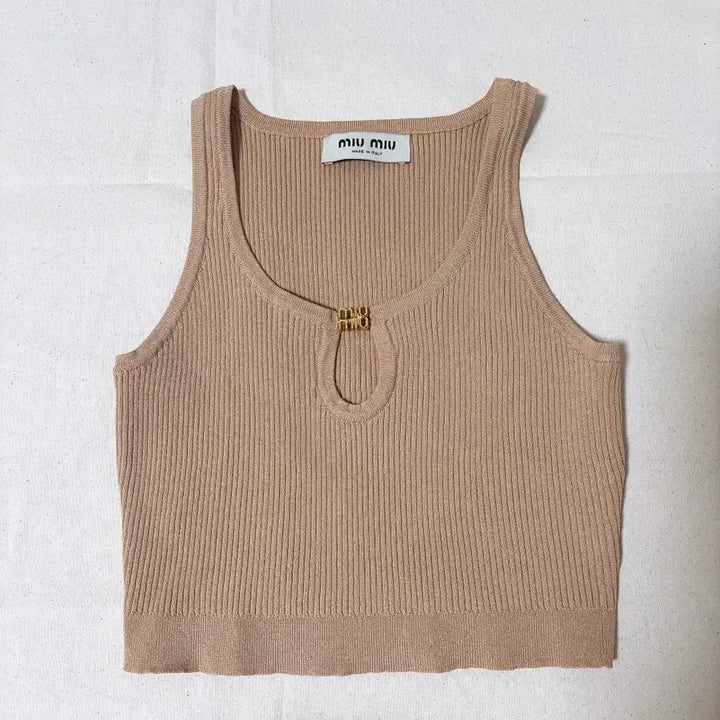 [BUNJANG] MIU Gold Detail Knit Crop Top Beige / 미우MIU 골드장식 니트 크롭탑 베이지