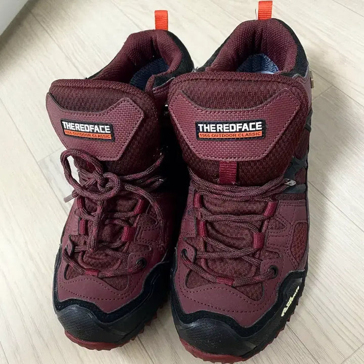 [BUNJANG] Redface Vulcan Mid Hiking Boots Burgundy / 레드페이스 콘트라 불칸 미드 등산화
