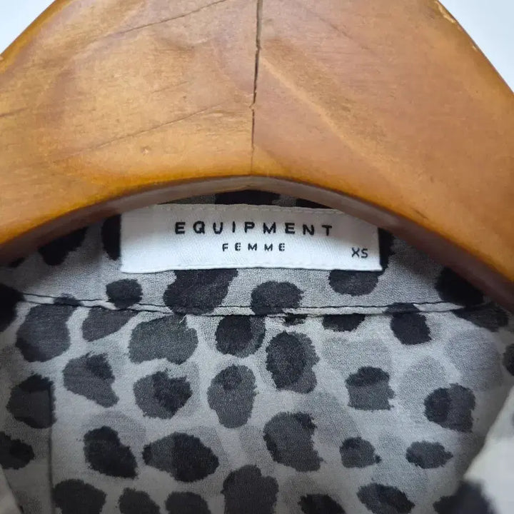 [BUNJANG] EQUIPMENT Leopard Silk Blouse / EQUIPMENT 레오파드 실크 블라우스
