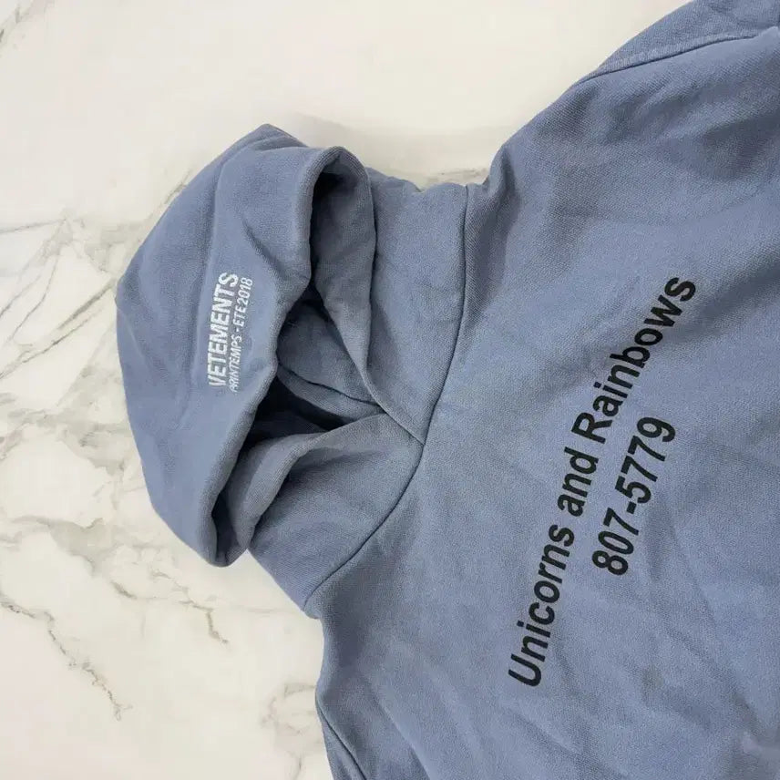 [BUNJANG] VETEMENTS Unicorn Rainbow Hoodie Blue / 베트멍 유니콘 레인보우 후드티 블루