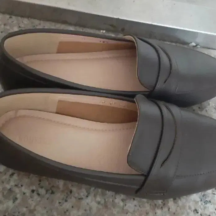 [BUNJANG] Gomvely Penny Loafers / 곰블리 페니로퍼