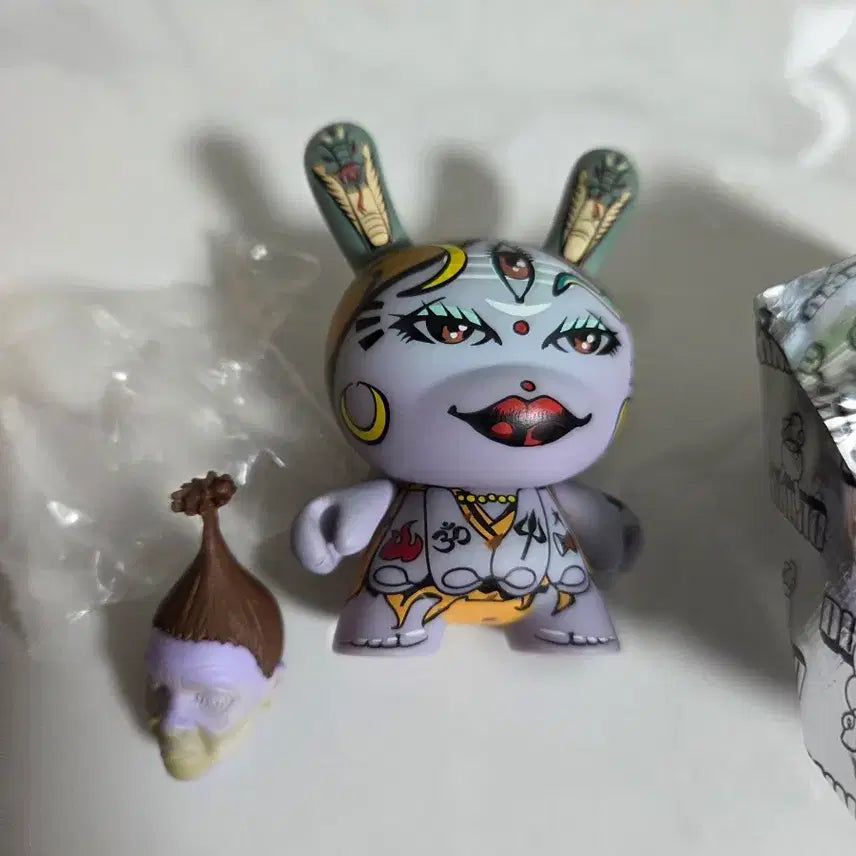 [BUNJANG] Mishka Dunny Vodou Priest Bearbrick 100% / 미시카 더니 dunny 부두술사 팝니다 