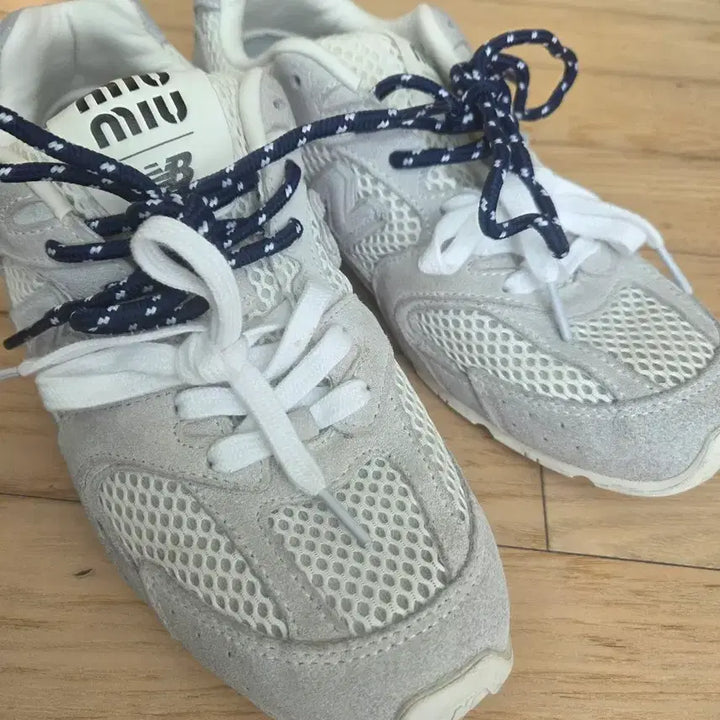 [BUNJANG] New Balance x Miu Miu Sneakers / 뉴발란스 미우미우