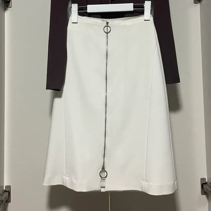 [BUNJANG] ANA CAPRI White Ring Zipper A-Line Skirt / 아나카프리 화이트 링 지퍼 스커트/ 날씬44