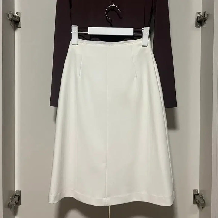 [BUNJANG] ANA CAPRI White Ring Zipper A-Line Skirt / 아나카프리 화이트 링 지퍼 스커트/ 날씬44
