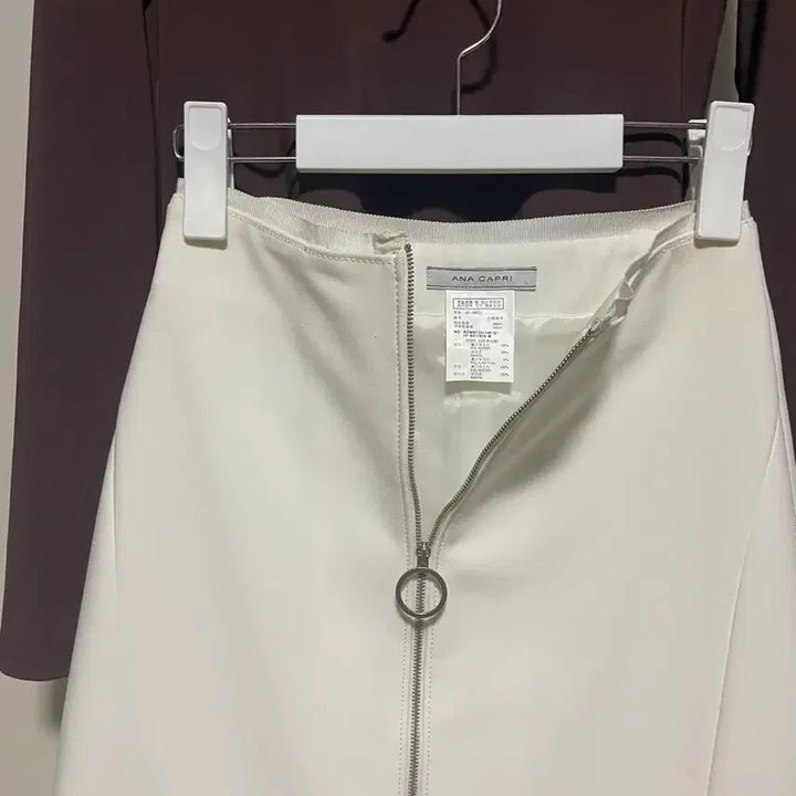 [BUNJANG] ANA CAPRI White Ring Zipper A-Line Skirt / 아나카프리 화이트 링 지퍼 스커트/ 날씬44