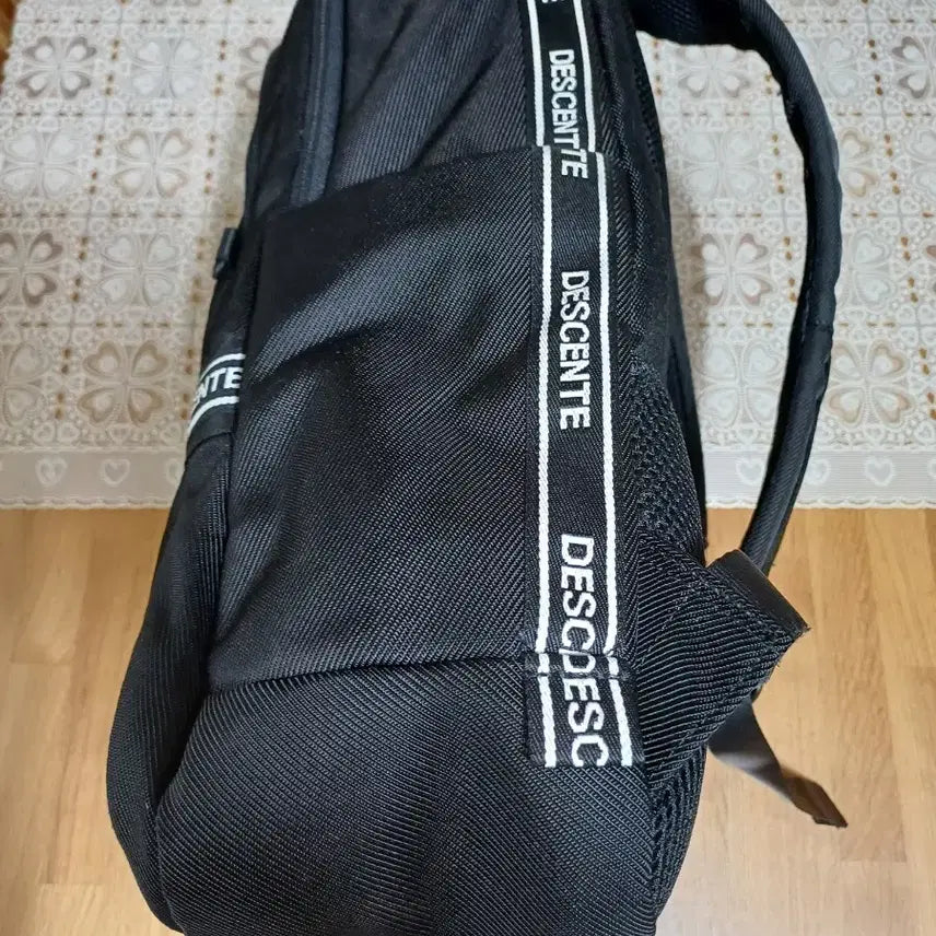 [BUNJANG] Descente Black Backpack / 데상트 백팩