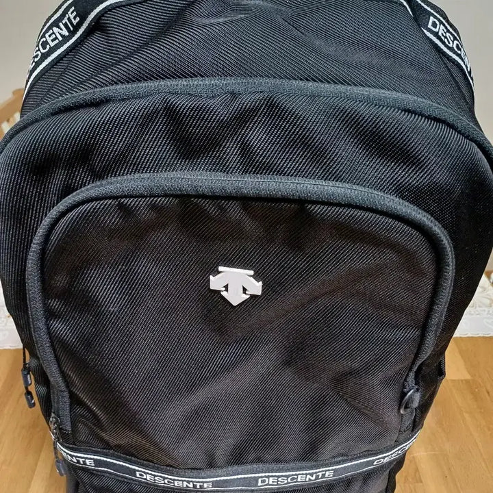 [BUNJANG] Descente Black Backpack / 데상트 백팩