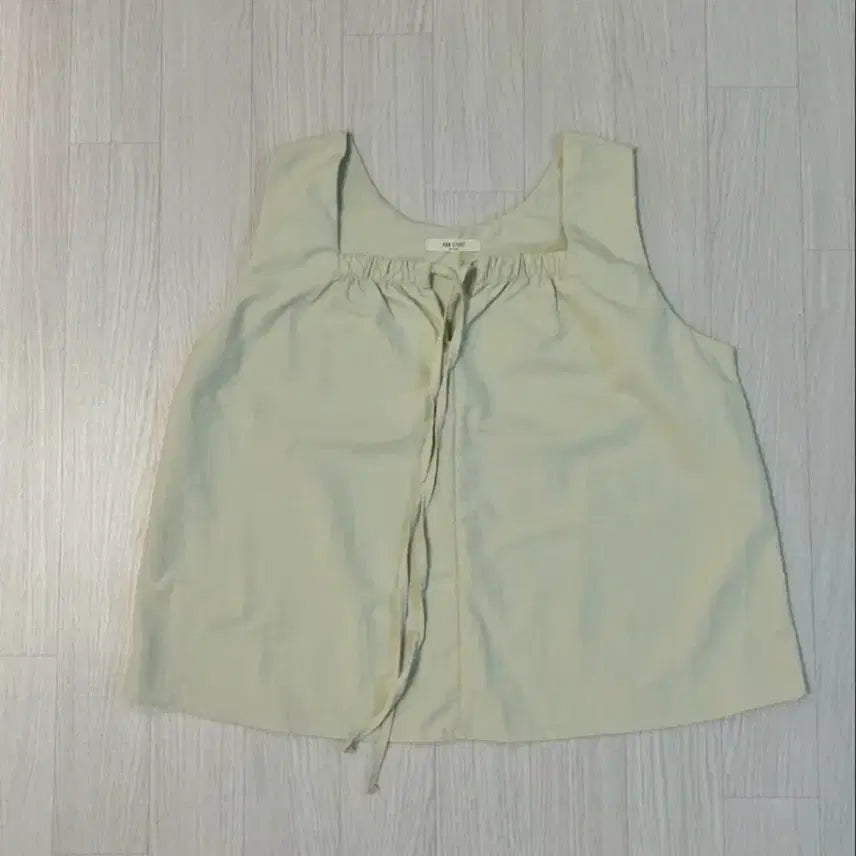 [BUNJANG] Nylon Shirring Sleeveless Top / 나일론 셔링 나시