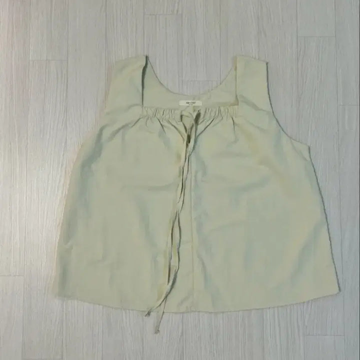 [BUNJANG] Nylon Shirring Sleeveless Top / 나일론 셔링 나시