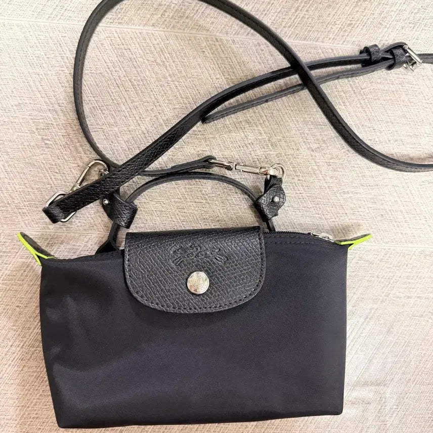[BUNJANG] Longchamp Le Pliage Green Handle Pouch Black / 롱샴 르 플리아쥬 그린 핸들 파우치 블랙 팝니다
