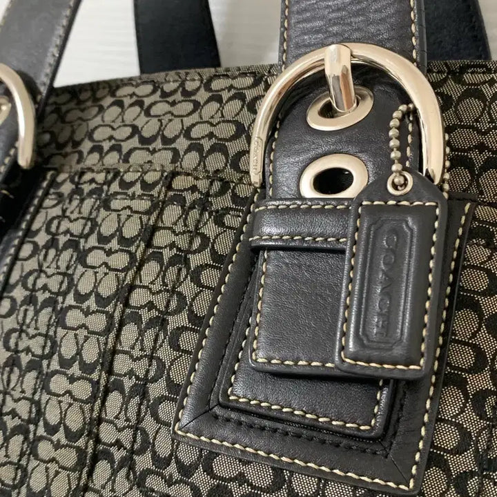 [BUNJANG] Coach Signature Buckle Tote Bag / 코치 시그니처 블랙 버클 토트백