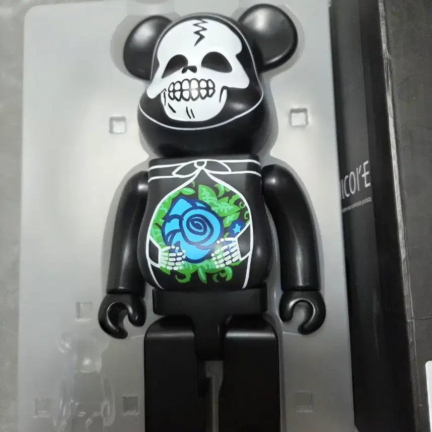 [BUNJANG] Bearbrick Skull Horror Suicoke 400% / 베어브릭 해골모양 호러 Suicoke 400% 단품 팝니다