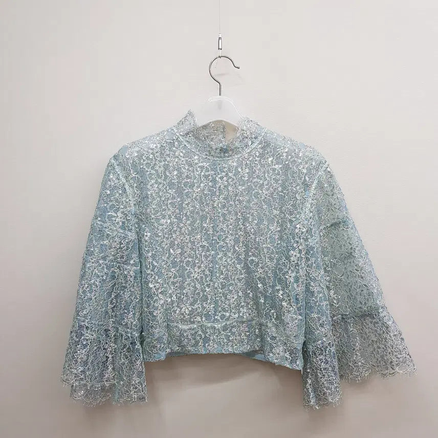 [SOLD OUT] 오브제 2023 레이스 크롭 블라우스 S사이즈