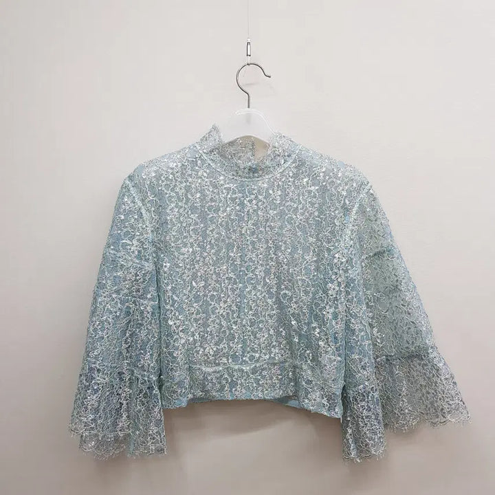[SOLD OUT] 오브제 2023 레이스 크롭 블라우스 S사이즈