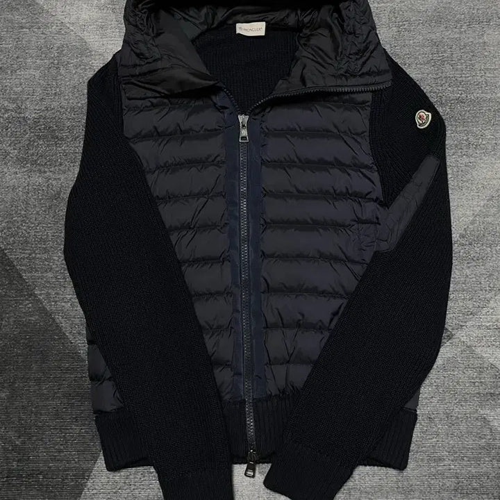 [BUNJANG] Moncler Knit Padded Hooded Wool Cardigan / 신세계백화점구매[정품]몽클레어 니트패딩 후드 울 가디건