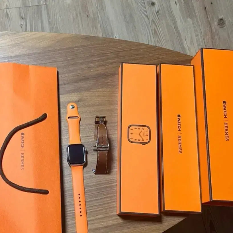 [BUNJANG] Apple Watch Hermes Series 7 45mm Gold Leather Deployment Strap / 애플워치 에르메스 Series 7 45mm / 골드 가죽 스트랩 디플로이