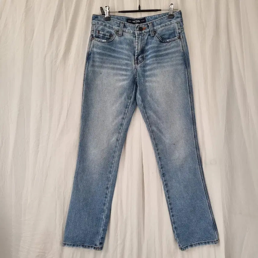 [BUNJANG] Low-Rise Slim Light Wash Denim Jeans / 로우라이즈 슬림 연청 데님