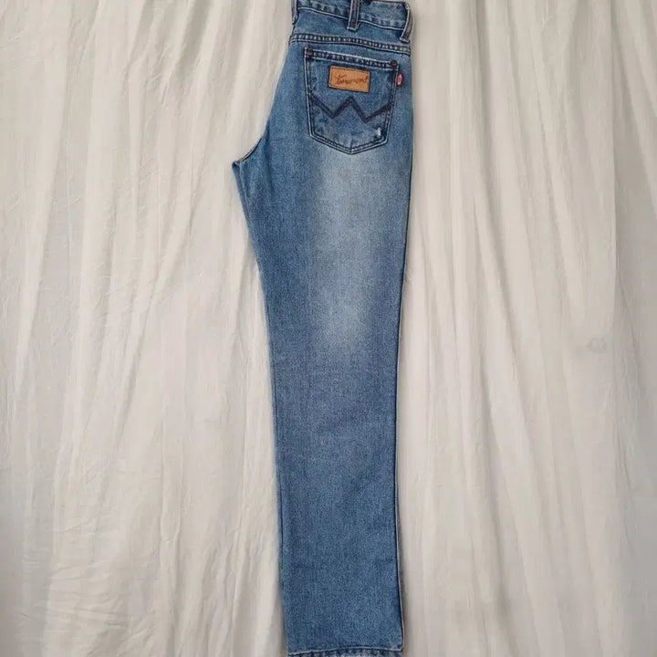 [BUNJANG] Low-Rise Slim Light Wash Denim Jeans / 로우라이즈 슬림 연청 데님