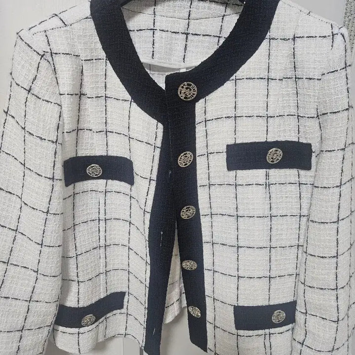 [BUNJANG] Tweed Check Collarless Jacket with Gold Buttons (Size 55-66) / 트위드 체크 자켓 노카라 금장 버튼 55~66