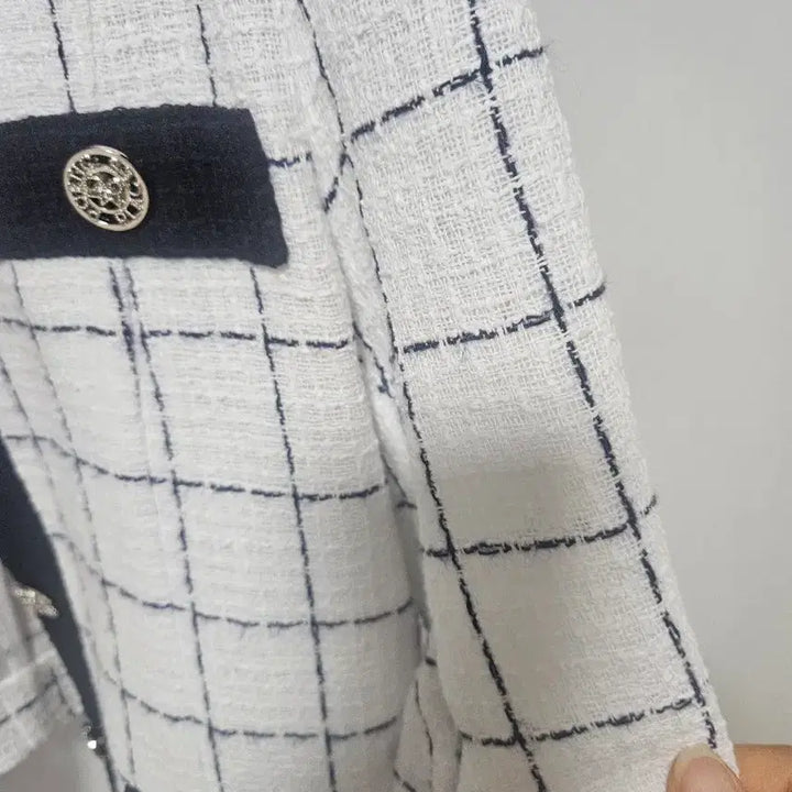 [BUNJANG] Tweed Check Collarless Jacket with Gold Buttons (Size 55-66) / 트위드 체크 자켓 노카라 금장 버튼 55~66