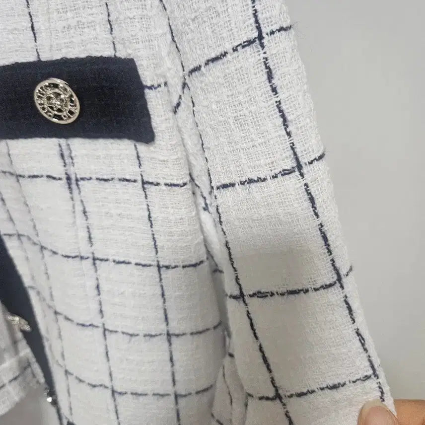 [BUNJANG] Tweed Check Collarless Jacket with Gold Buttons (Size 55-66) / 트위드 체크 자켓 노카라 금장 버튼 55~66