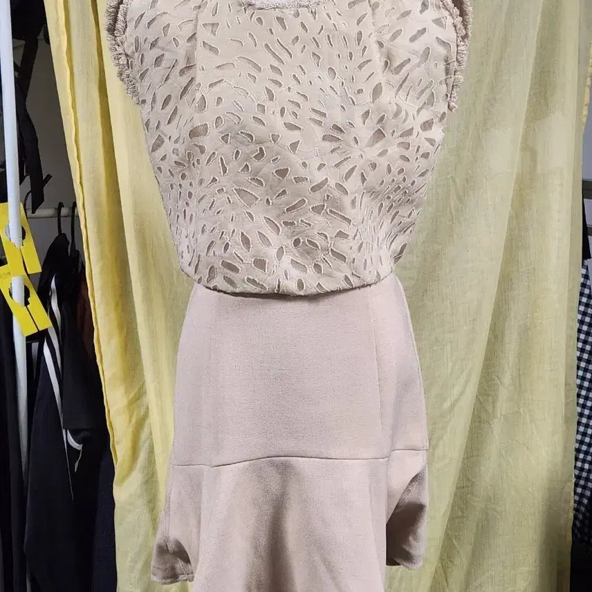 [BUNJANG] SJSJ Lace Dress Beige / SJSJ 레이스 원피스 베이지 / 하객룩 데이트룩 추천 / 상태좋음