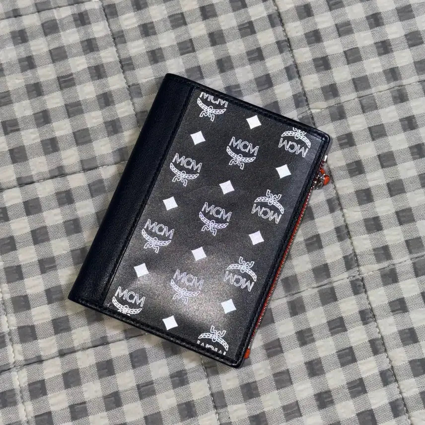 [BUNJANG] MCM Passport Wallet / (OS) MCM 엠씨엠 여권 지갑