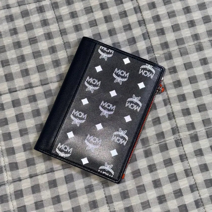 [BUNJANG] MCM Passport Wallet / (OS) MCM 엠씨엠 여권 지갑