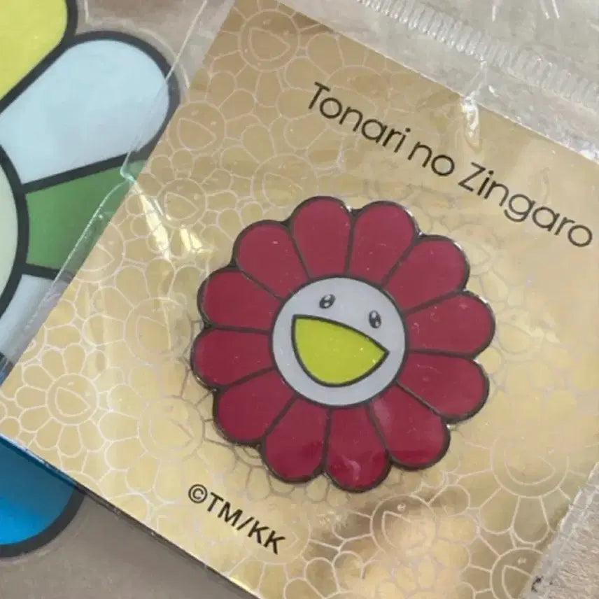 [BUNJANG] Takashi Murakami Flower Badge Magenta 37mm / 무라카미 다카시 플라워 37mm 뱃지 마젠타