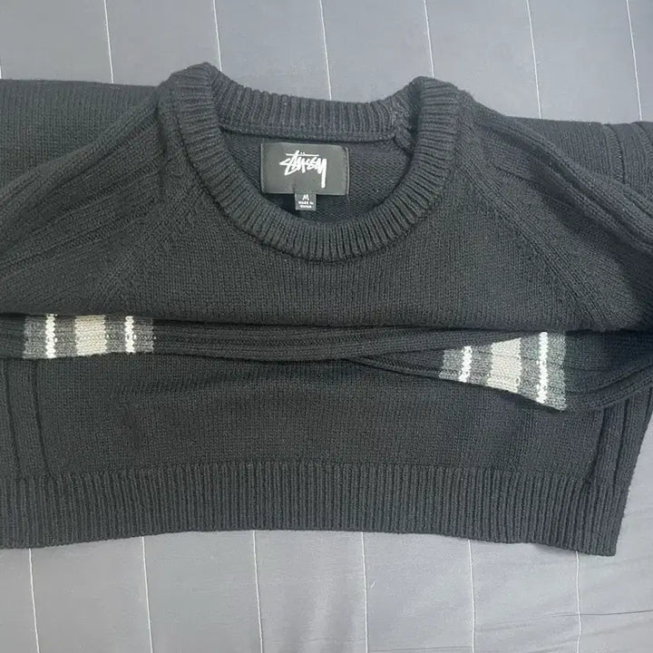 [BUNJANG] Stussy Stripe Raglan Crew Black M / 스투시 스트라이프 래글런 크루 블랙
