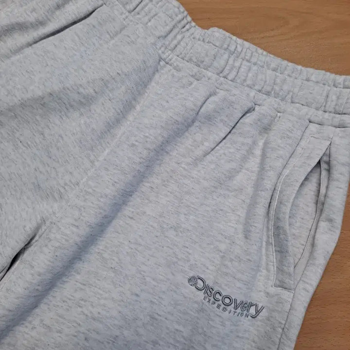 [BUNJANG] Discovery Jogger Pants (Size 31-33) / 디스커버리 조거팬츠 31~33