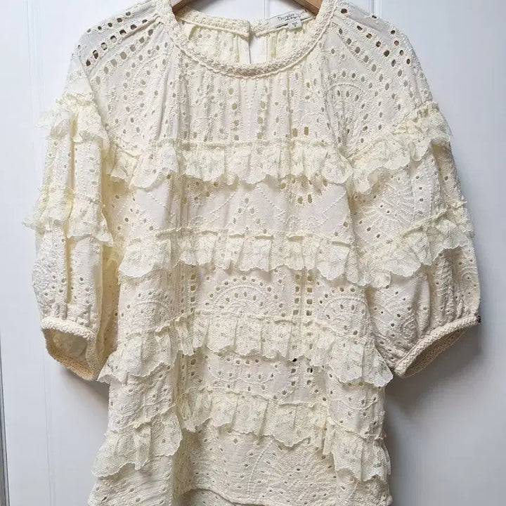 [SOLD OUT] 써스데이아일랜드 블라우스