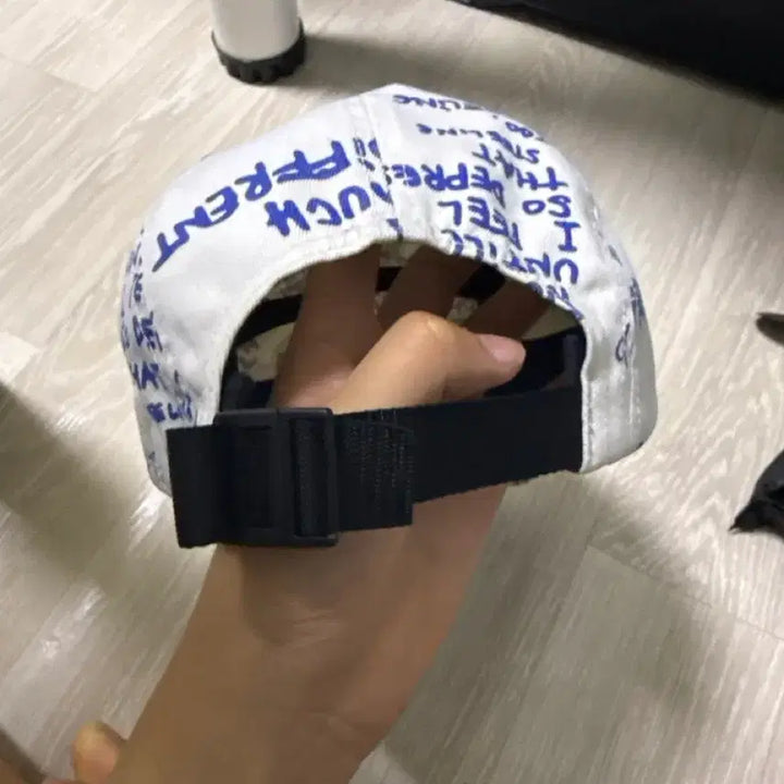 [BUNJANG] Supreme Gonz Poems Camp Cap White SS23 / 슈프림 곤즈 포엠 캠프캡 화이트 23SS 판매합니다(새상품)